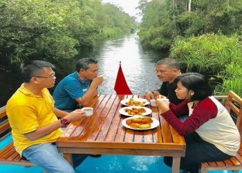 Indahnya Air Hitam Di Taman Nasional Tanjung Puting