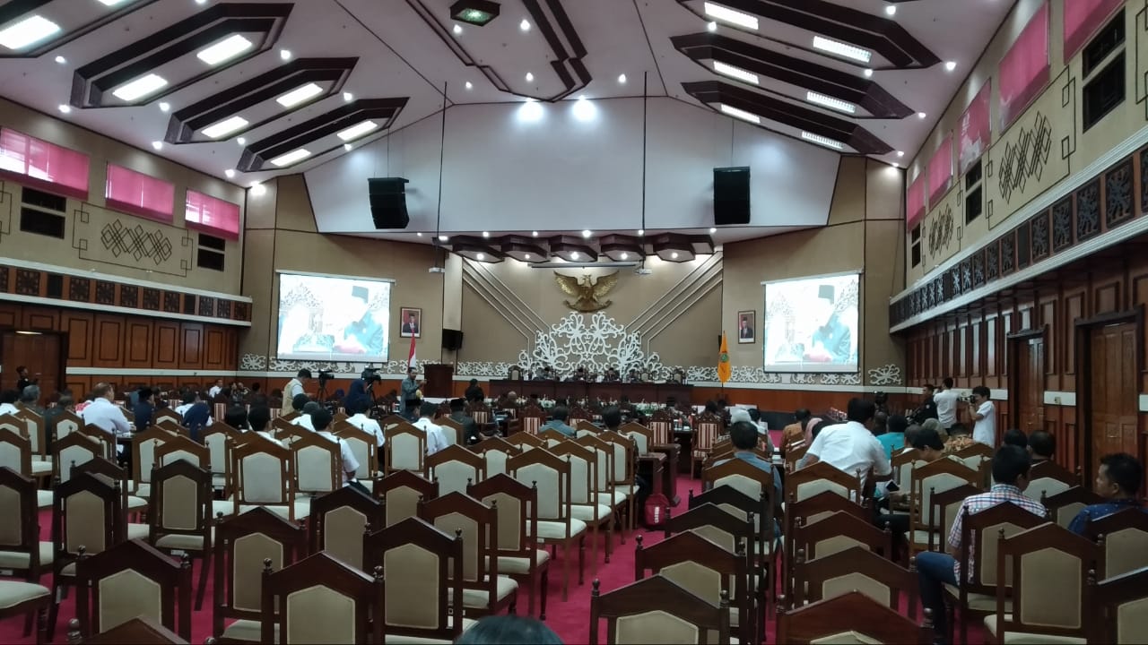 Rapat Paripurna ke 1