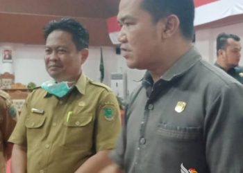 Bergandengan Tangan