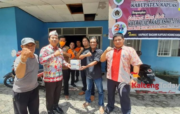 Satgas Covid-19 Kapuas Salurkan Bantuan Masker
