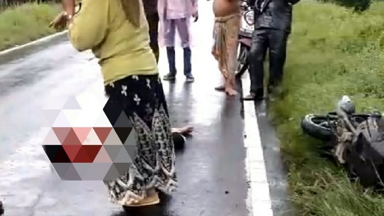 Korban kecelakaan diruas jalan trans Kalimantan korban saat sebelum dievakuasi