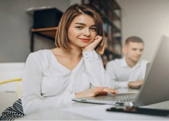 pacaran dengan teman sekantor ?