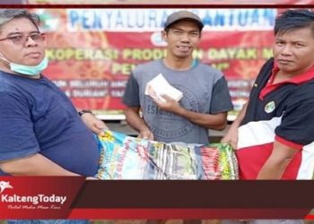 Koperasi Dayak Misik Bantu 100 Paket Sembako