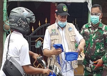 Selain Bagi masker, Tim Covid-19 Kapuas Gencar Lakukan Sosialisasi
