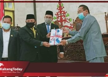 Tujuh Fraksi DPRD Kapuas Terima Naskah LKPJ Bupati 2019