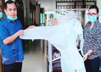 Fraksi NasDem DPRD Bagikan APD Untuk Puskesmas di Gumas