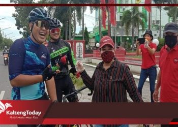 PDIP Kalteng Kembali Bagikan Masker Untuk Masyarakat Palangka Raya