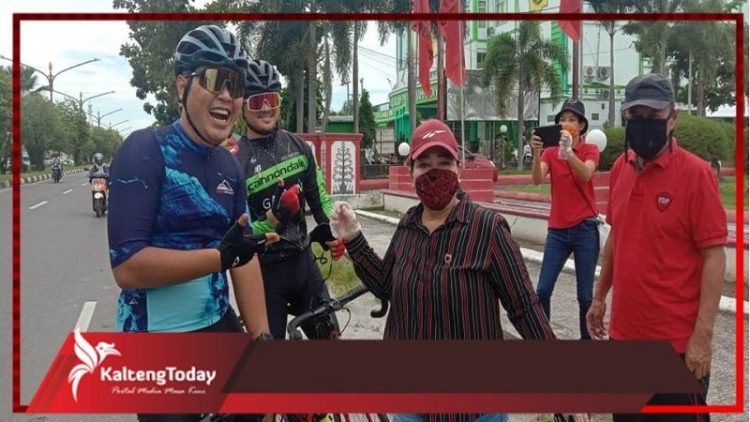 PDIP Kalteng Kembali Bagikan Masker Untuk Masyarakat Palangka Raya
