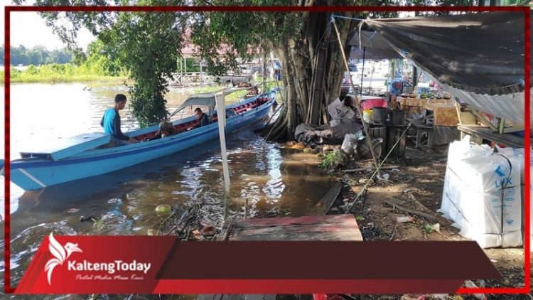 Debit Air Sungai Barito Meningkat, Jalan Dan Rumah Warga Mulai Tergenang