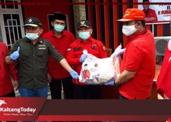 Gubernur Sugianto Sabran Bantu 1.000 Paket Sembako Untuk DPC PDIP Kobar
