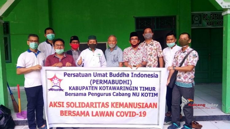 Persatuan Umat Budha Indonesia Kotim Serahkan Sembako