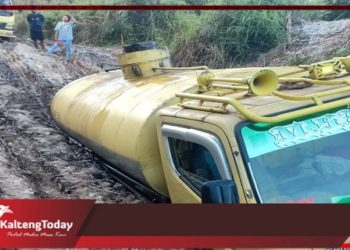 Kondisi Jalan Provinsi Km 18 Parenggean Rusak Parah