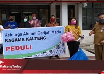 KAGAMA Kalteng Serahkan APD Untuk Tenaga Medis