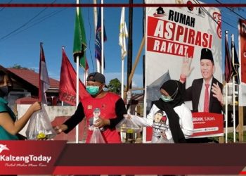 Ratusan Warga Di Pemukiman Padat Palangka Raya Dapat Bantuan Sembako Gubernur Kalteng