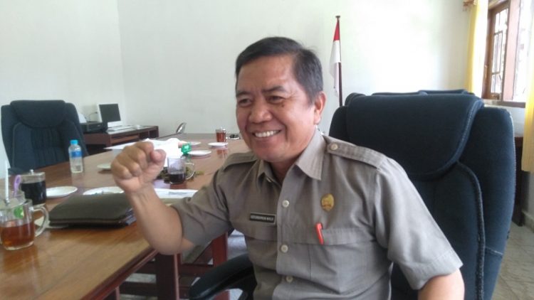 Anggota DPRD Kapuas Ahmad Amor Fraksi Golkar.

Djim KT