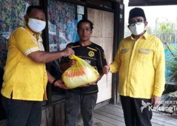 DPD Golkar Bagikan 1.000 Paket Sembako