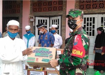Damdim 1011 KLK Salurkan Sembako Kepada Anak Yatim Piatu