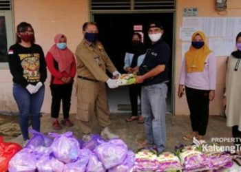 Camat Murung Salurkan 11 Paket Bansos Ke Desa Mangkahui