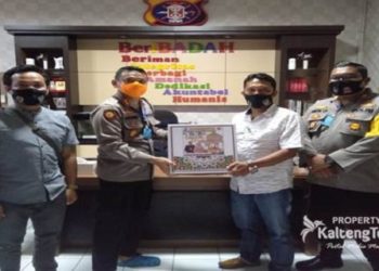 PWI Seruyan Dapat Bantuan Paket Lebaran Dari Kapolres