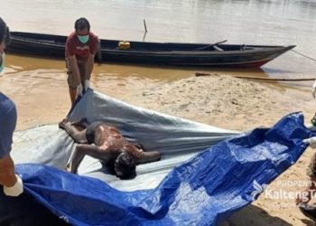 Mayat Bertato Dipunggung di Temukan Mengapung di Sungai Kapuas