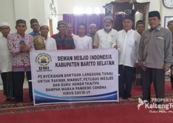 Pengurus Dewan Masjid Indonesia Barsel Berikan Bantuan