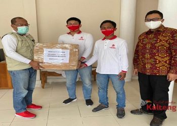 Para Medis Dapat Bantuan Masker Bedah Relawan Indonesia Bersatu Lawan COVID-19 Kalteng