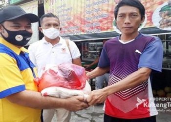 KONI Gumas Bagikan Paket Sembako Bagi Insan Olahraga Terdampak Pandemi Covid-19