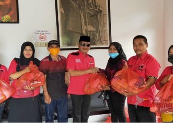 DPC PDI-P Kotim, Salurkan Paket Sembako Untuk Pengurus Partai Ditingkat Bawah