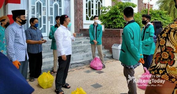 Gubernur Bantu Mahasiswa Kalteng Terdampak Covif-19