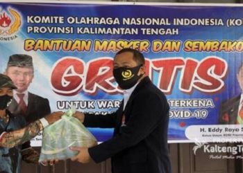 Bantu Warga Terdampak Covid-19, KONI Kalteng Bagikan 150 Sembako dan 1000 Masker