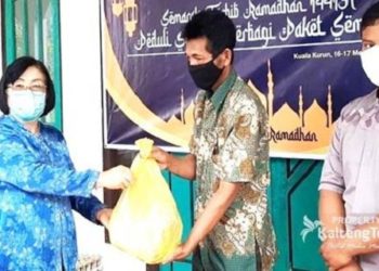 Salimah dan GOW Gumas Bagikan Paket Sembako