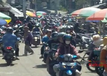 Jelang Lebaran Masyarakat Padati Pasar Pelita Hilir, Tanpa Pedulikan Covid-19