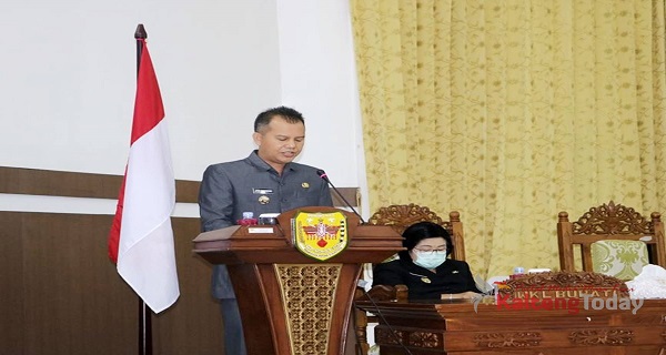 Bupati Gumas Sampaikan Jawaban Terhadap Pandangan Umum Fraksi