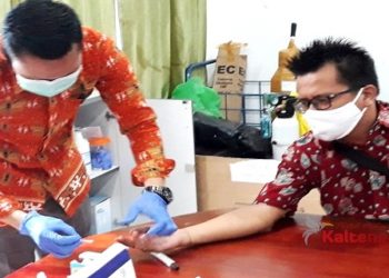 Antisipasi Dini Covid-19 , Wartawan Gunung Mas Jalani Rapid Tes