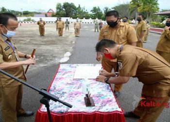 Bupati Seruyan Lantik 73 Pejabat Struktural