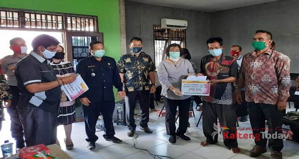 Wabup Gumas Minta Warga Tidak Mampu Harus Dapat Bansos