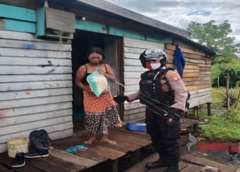 Masyarakat Miskin Terdampak Corona Dapat Bantuan Dit Samapta Polda Kalteng