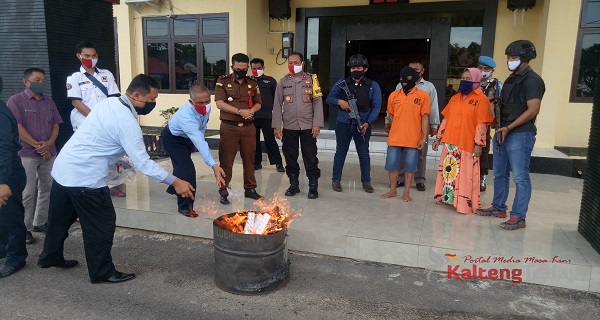 Ribuan Butir Zenith Turut Dimusnahkan Dengan Cara Dibakar