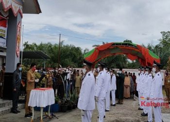 Bupati Kotim Lantik 11 Kades Terpilih