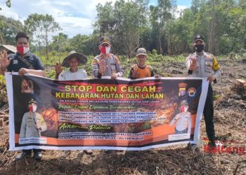 Antisipasi Karhutla, Polsek Cempaga Sosialisasi Larangan Bakar Lahan