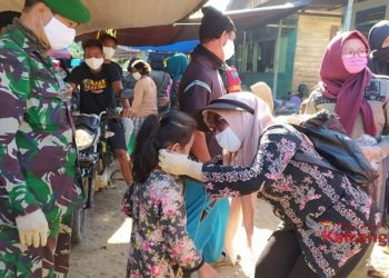 Tim Gugus Tugas Covid-19 Pulpis Gelar Sosialiasi di Pasar Tahai Jaya
