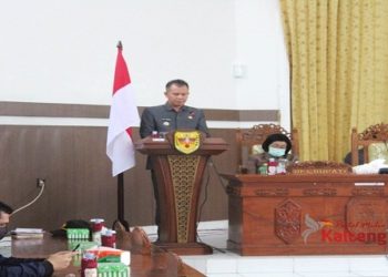 Bupati Gumas Sampaikan Pidato Pengantar Raperda