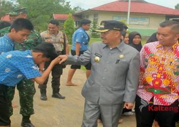Bupati Seruyan : Ada Pungutan Di Sekolah, Laporkan Ke Saya!