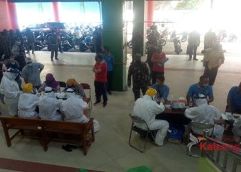 Giliran 150 Pedagang Di Kuala Pembuang Jalani Rapid Test Massal