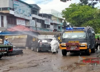 Terakhir Sterilisasi, 40 Ribu Liter Desinfektan Disemprotkan Ke Pasar Besar Palangka Raya