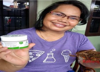 Wanita Dayak Ini Perkenalkan Obat Kanker Payudara Berbahan Bajakah Ke London