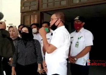 Pansus DPRD Barsel Ikut Kawal Penyaluran Bansos Dampak Covid-19 Kepada Dua Desa