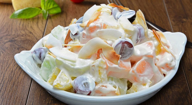 Cara membuat salad buah creamy