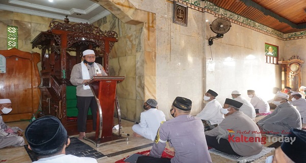 3 Pesan Kapolres Kotim Saat Menjadi Khatib Shalat Idul Adha