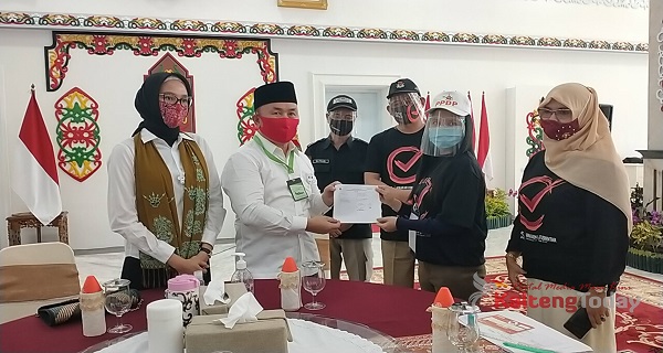 Petugas Coklit PPDP Datangi Gubernur Kalteng Sugianto Sabran di Istana Isen Mulang
